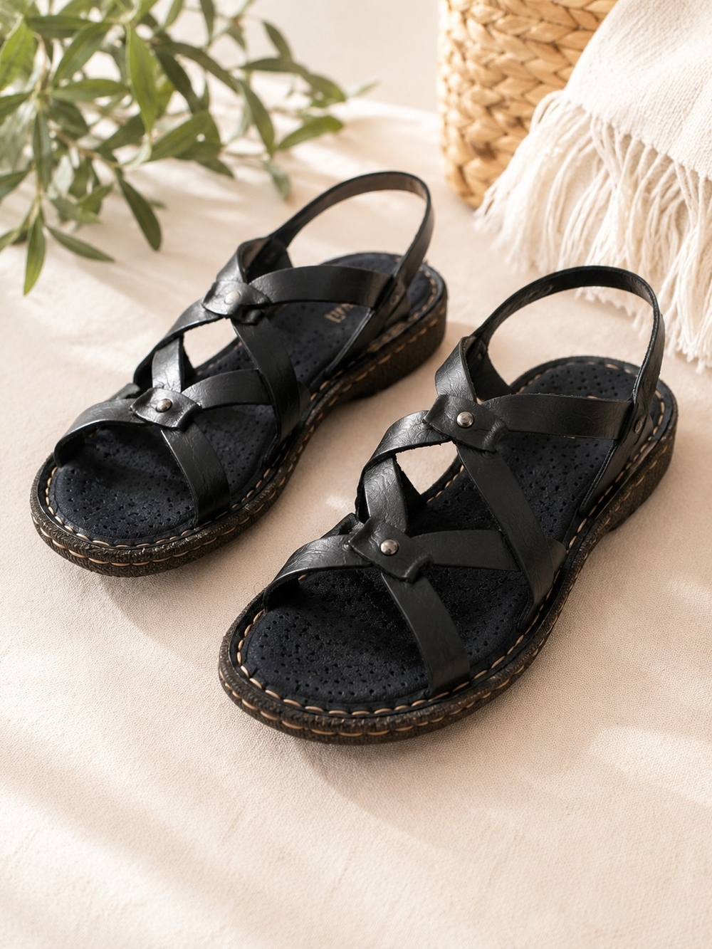 Born Leather Gladiator Sandals Black Comfort Boho Fisherman Casual Shoes Size 10